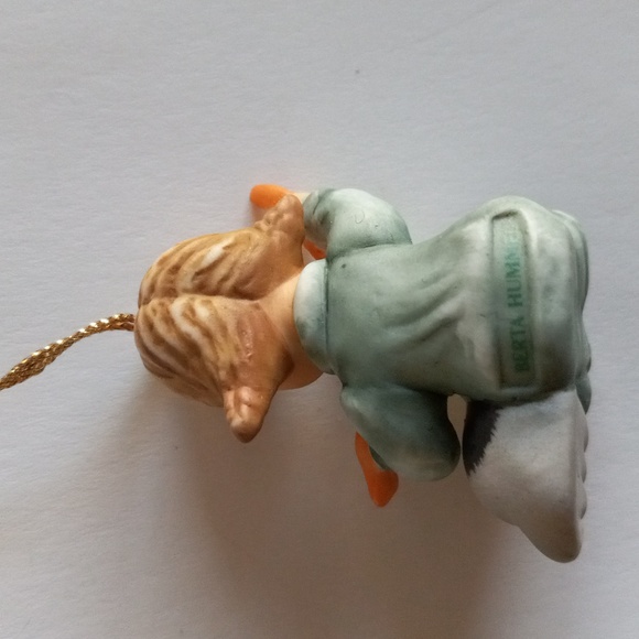 Berta Hummel Little Gift Wrapper" Holiday Ornament. - Picture 2 of 6